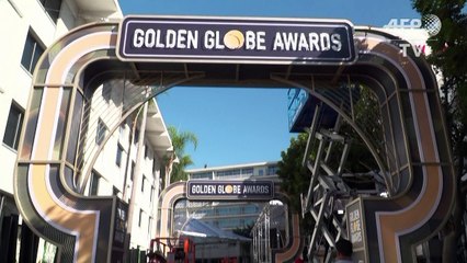 Final preparations on the Golden Globes red carpet