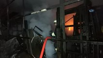 Samsun'daki Mobilya Mağazasının Deposundaki Yangın Söndürüldü