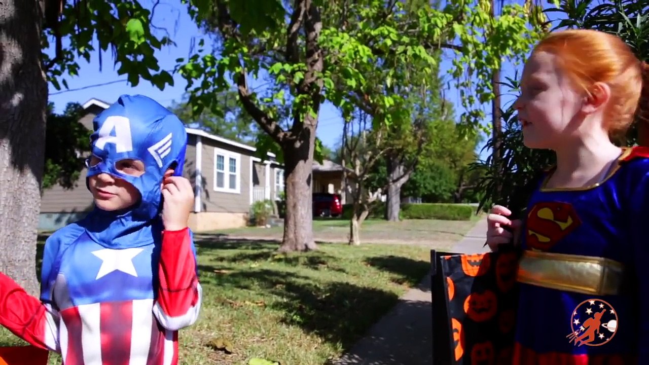 Little Superheroes Compilation Video - 1 Hour with Captain America, Supergirl, The Hulk & Batman