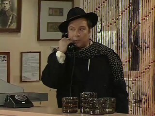 Έναν Ελληνικό E02   Τα εγκαίνια