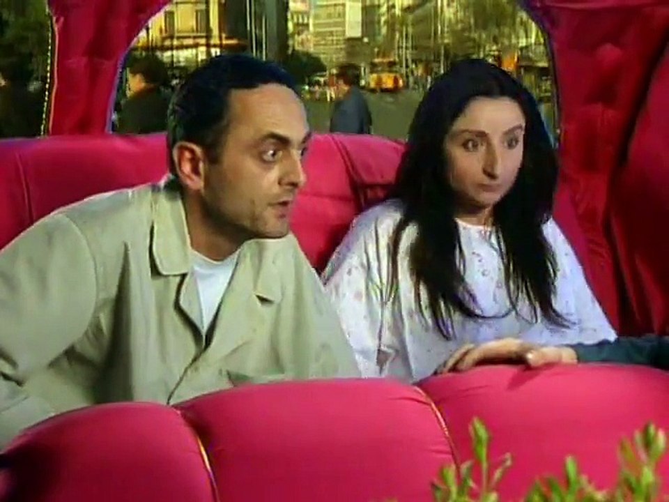 Δέκα Μηκροί Μητσοι S4E04 part 1/2