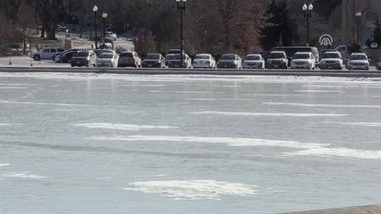 Başkenti Washington'daki Potomac Nehri Dondu