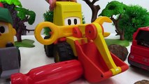 Leo the truck and excavator Max build an Orbeez pool. Toy trucks v