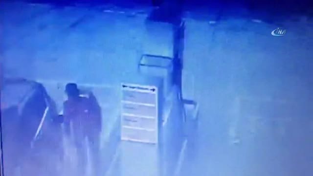 İnternette Tanıştıkları Adamı Evinde Oklavayla Dövüp Gasp Ettiler