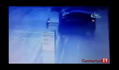 İnternetten tanıştığı iki kişi oklavayla döverek hastanelik etti