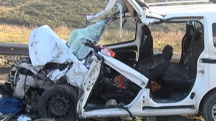 Başakşehir Kayabaşı'nda Midibüs ile Otomobil Çarpıştı: 1 Ölü 4 Yaralı