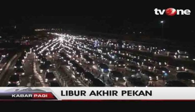 Arus Balik, Ribuan Kendaraan Padati Gerbang Tol Cikarang