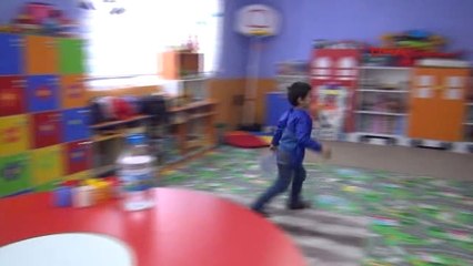 Zonguldak Uzman Çavuş ve Köylüler Kullanılamaz Haldeki Okul Binasını Anasınıfına Dönüştürdü