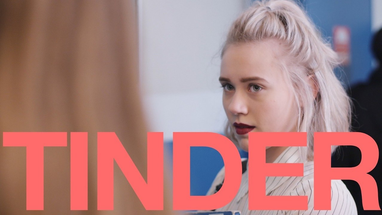 S2E2: Clip 1 - Monday 07.03.16 - 09.15 Tinder