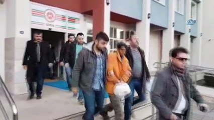 24 yıl sonra suçlarını itiraf eden baba oğlu tutuklandı... Kayıp şahsın cesedi portakal bahçesinde bulundu