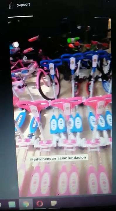 Karen Yapoort se alista para dar Reyes junto a su esposo a lo mas nesecitado! Cuando karen vio la cara de los niños se q