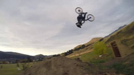 Premier backflip en VTT.. à 8 ans seulement !!