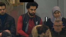 محمد صلاح وزوجته في المدرجات وجماهير ليفربول تحتفل به بعد تتويجه بجائزة افضل لاعب في افريقيا