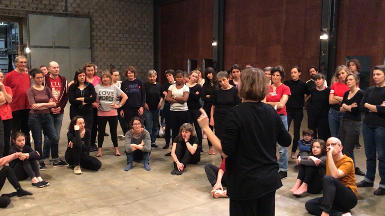 Répétition de "Foules', chorégraphie d Iva Grandville pour 100 danseurs amateurs