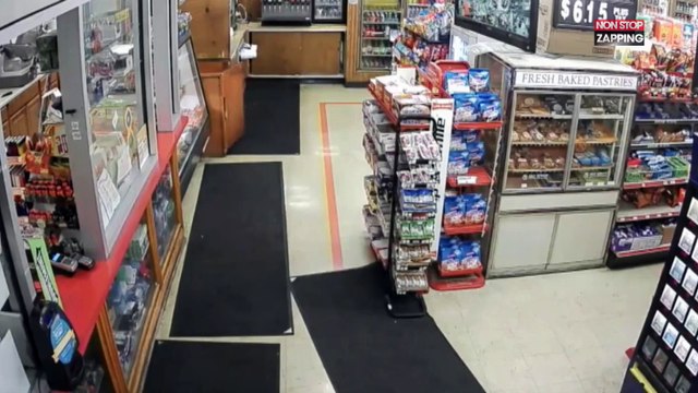 Une femme tente de voler un paquet de cigarettes et échoue lourdement (vidéo)