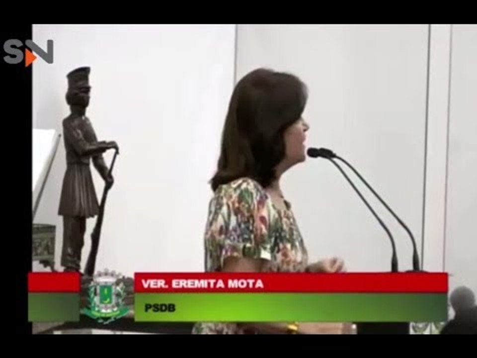 Será que o prefeito sabe das calçadas ocupadas?