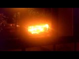 Homens botam fogo em ônibus em Feira de Santana