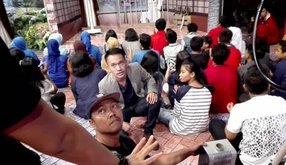 Aksi Ruben Onsu jadi Dalang