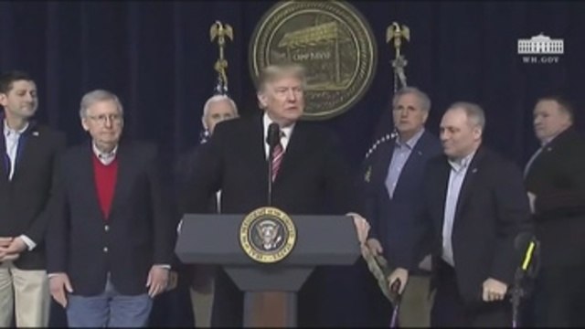 Trump aboga por endurecer las leyes de libelo en EEUU tras un polémico libro