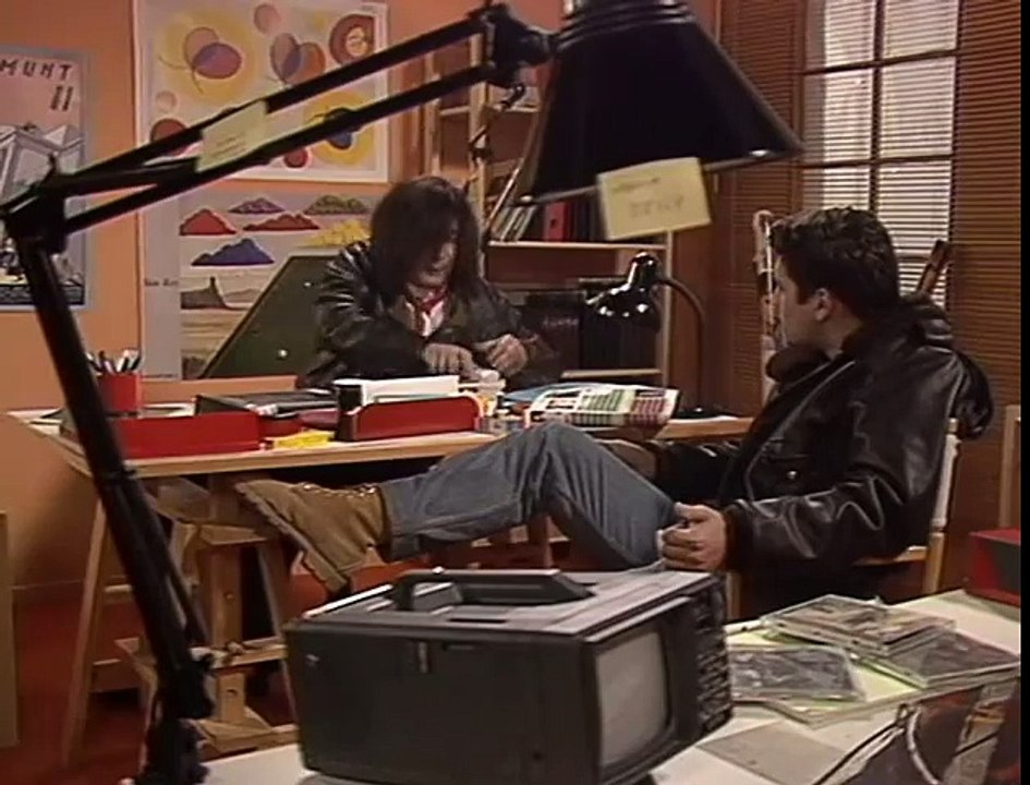 Δέκα Μηκροί Μητσοι S2E04 part 1/2