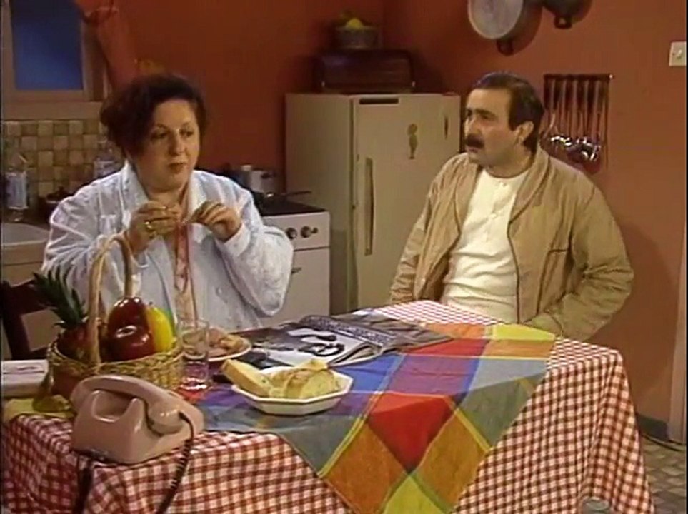 Δέκα Μηκροί Μητσοι S2E01 part 1/2