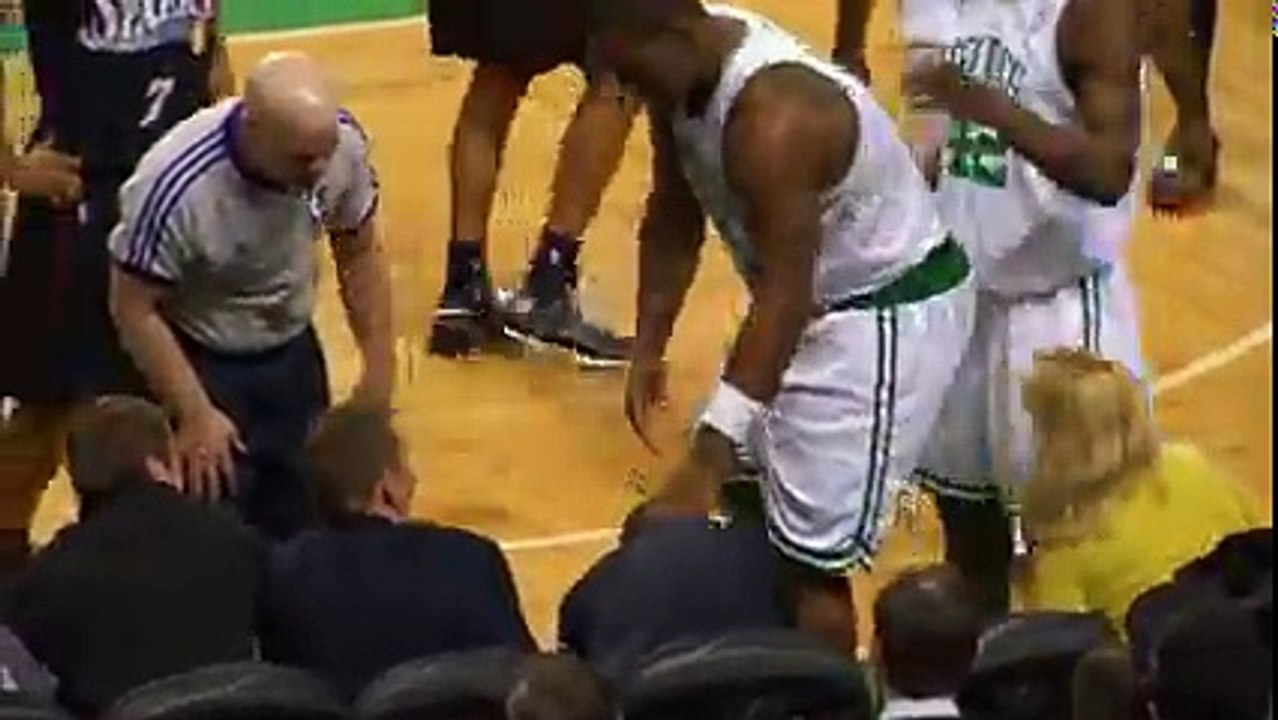 NBA Players Lay Down the Kisses on Their Fans!