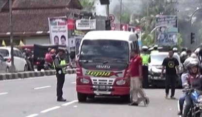 Antisipasi Tambahan, Polisi Periksa Barang Bawaan Peserta