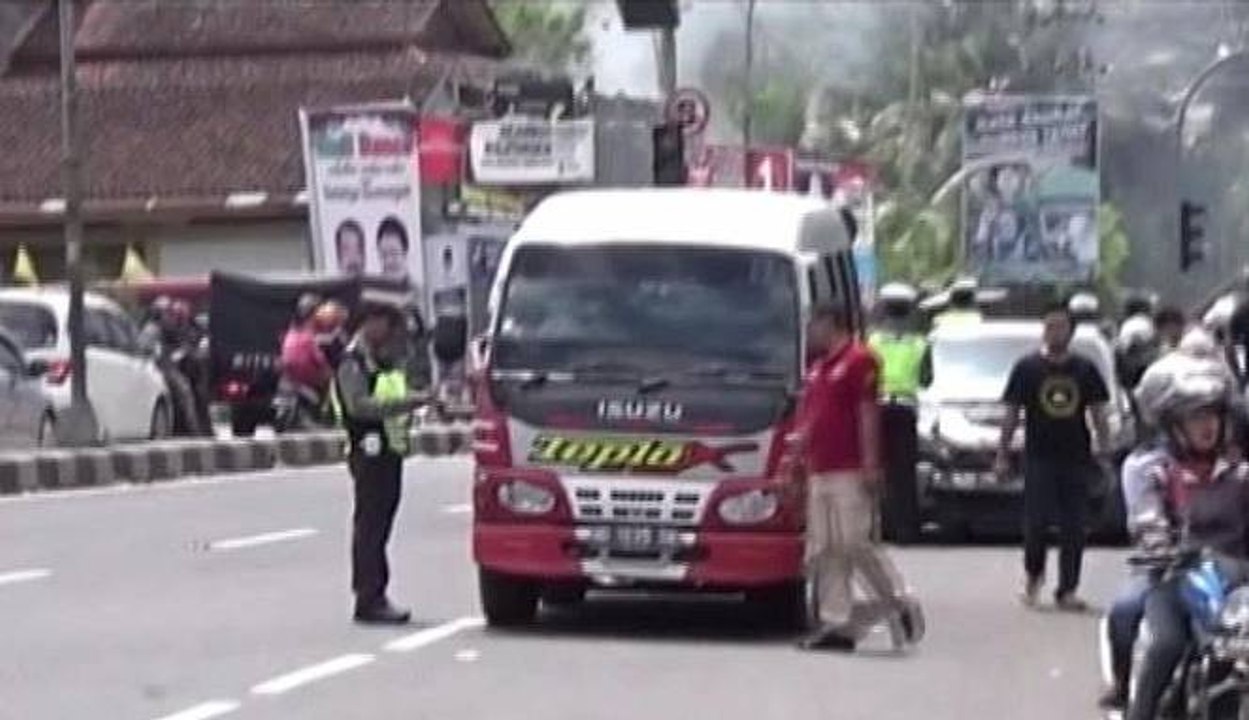 Antisipasi Tambahan, Polisi Periksa Barang Bawaan Peserta