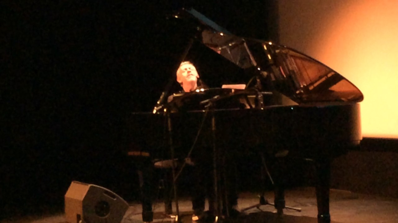 Alain Lanty rend hommage à Johnny, chanson de Delpech