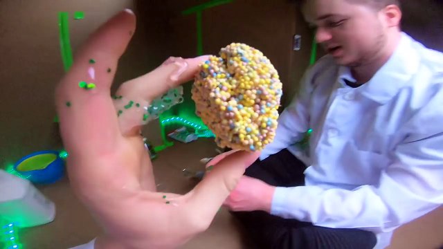 BILLIONAIRES BOX FORT SLIME FACTORY!! $1,000 Slime Challenge