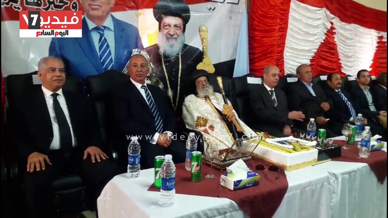 محافظ البحر الأحمر يهنئ الأقباط بكاتدرائية الغردقة بعيد الميلاد