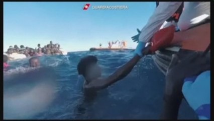 Fuerzas italianas recuperan 8 cuerpos y rescatan 84 personas en Mediterráneo