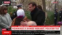 Hommage Charlie Hebdo : Emmanuel Macron embrasse la mère d'Ahmed Merabet, le policier tué (vidéo)