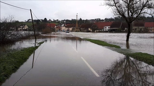 Soing (Haute-Saône) : la Saône est sortie de son lit