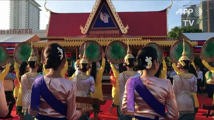 Cambodian PM leads rally on anniversary of Khmer Rouge's fall