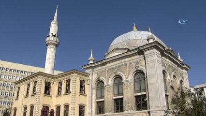 Sanatçılar Münir Özkul'u Son Yolculuğunda Yalnız Bırakmadı