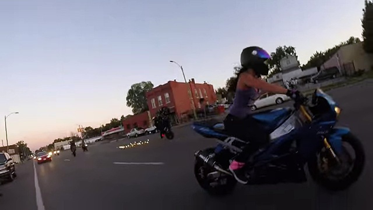 Boys Challenges A Girl In Wheeling - Dangerous Girl's Bike Wheeling Must Watch - HDEntertainment