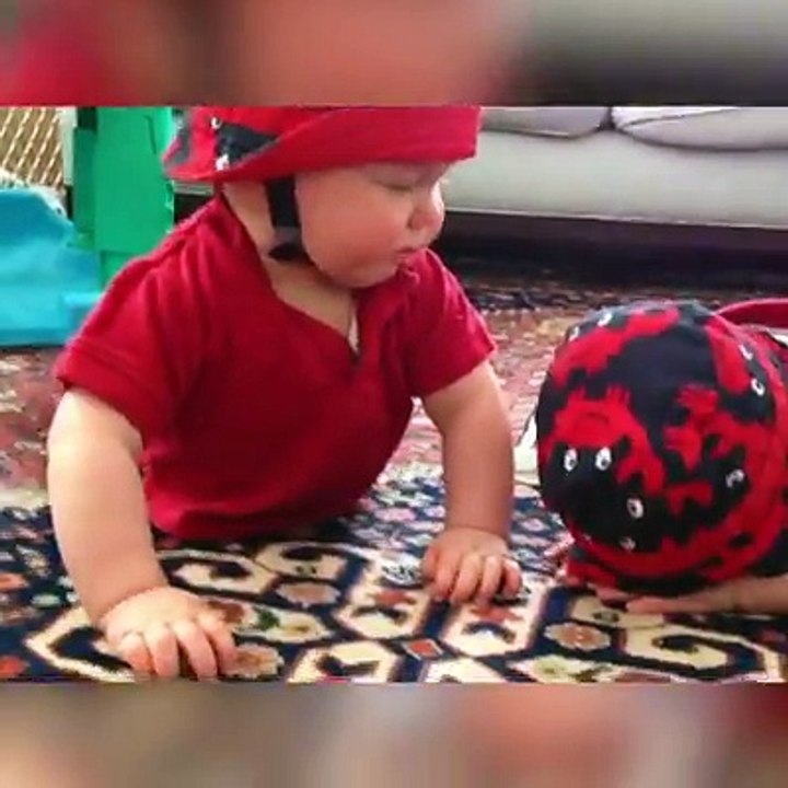 Please stop stealin’ my snack, sweetie! 