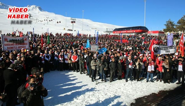 (7 Ocak 2018) SARIKAMIŞ ŞEHİTLERİNİ ANMA ETKİNLİĞİNE YÜZLERCE VATANDAŞ KATILDI