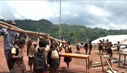 Sekolahnya Roboh, Puluhan Siswa SDN di NTT Tetap Semangat