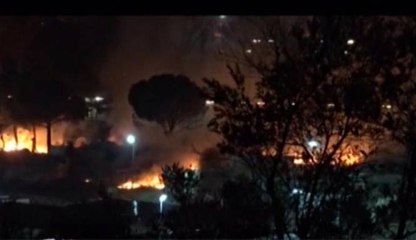 Penampungan 6000 Orang Imigran di Yunani Terbakar