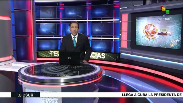 Merkel acude a reunión con socialdemócratas para formar gobierno