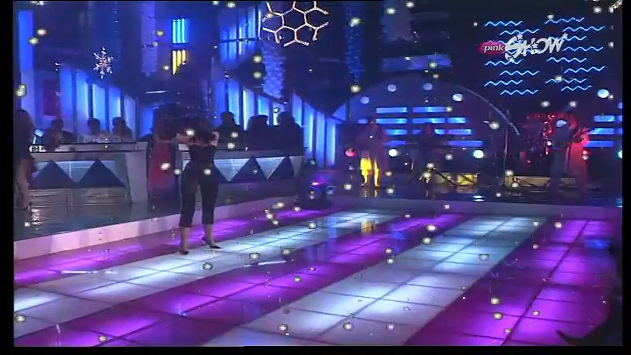 Emina Jahovic - Uzalud se budim (docek 2004)