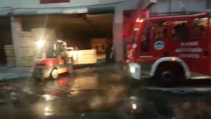 Kayseri'de Yatak ve Baza Fabrikasında Yangın