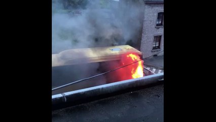 Namur : un bus en feu sur la route de Hannut