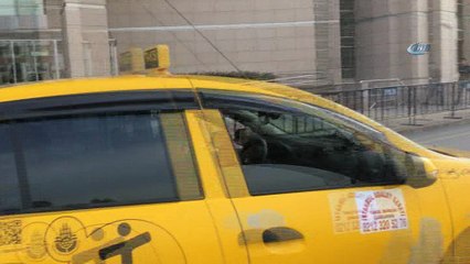 Oyuncu Feyza Civelek’e polise mukavemet gözaltısı