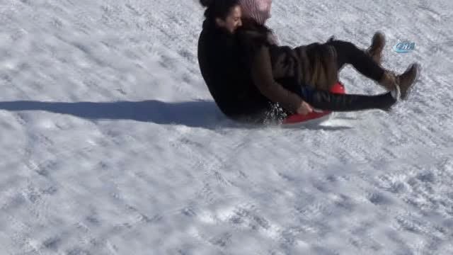 Hakkari Kayak Merkezi Cıvıl Cıvıl