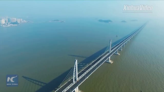 55km ce pont est le plus long du monde à Hong Kong au dessus de l'océan !