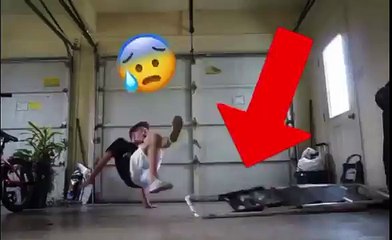 Il se casse la jambe en jonglant au Foot dans son garage..
