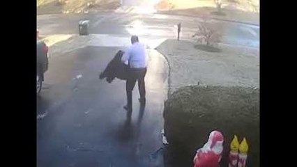 Un homme découvre son allée recouverte de verglas (Virginie)